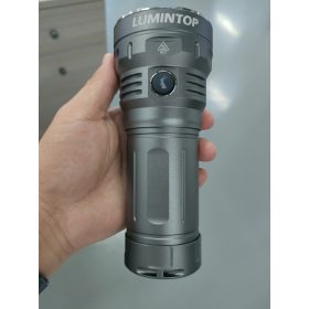   Lumintop GT4695 Suchscheinwerfer mit 15.000 Lumen, 800 Meter Reichweite und 32.000 mAh Akkukapazität